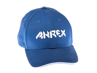 Du tilføjede <b><u>AHREX Bold Script Cap - White on Blue</u></b> til kurven.